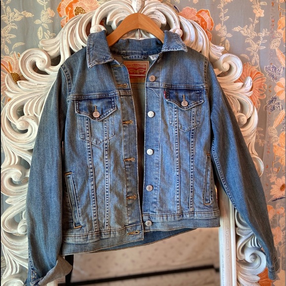 Levi’s Women’s Denim Jacket - Picture 2 of 5